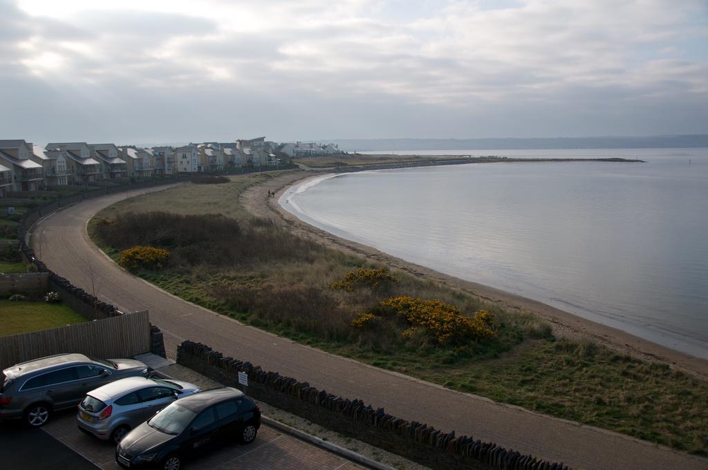 Traeth Bychan Apartment Лланелли Экстерьер фото